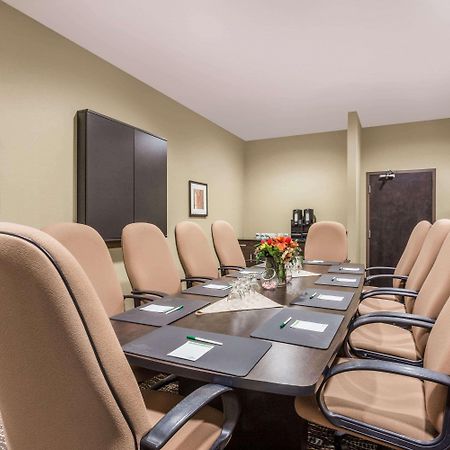 Wingate By Wyndham Regina Hotel Ngoại thất bức ảnh